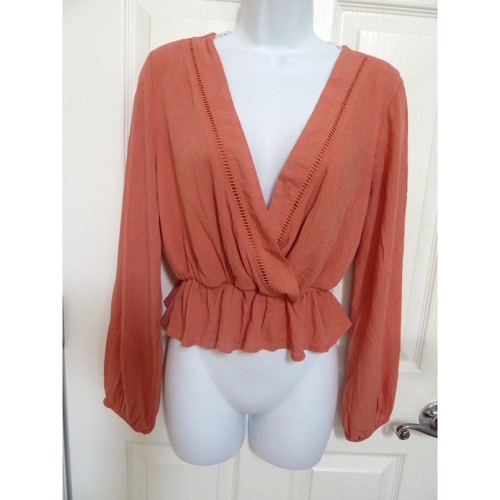 *NEW!! SADIE & SAGE Sz Med. Crinkle Rayon Peplum Blouse Cropped Boho Rose*